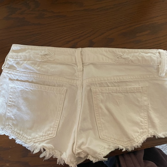 Guess shorts - Picture 2 of 4
